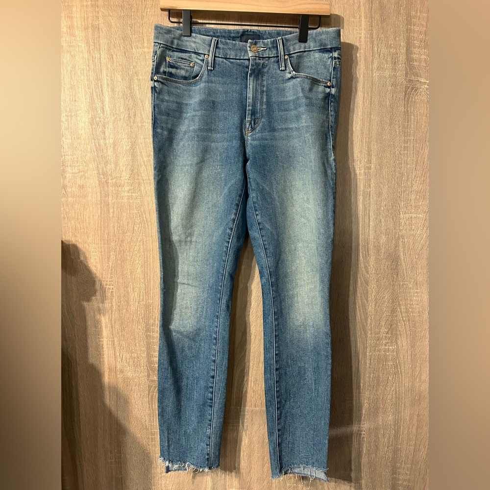MOTHER The Looker Ankle Step Fray Size 28